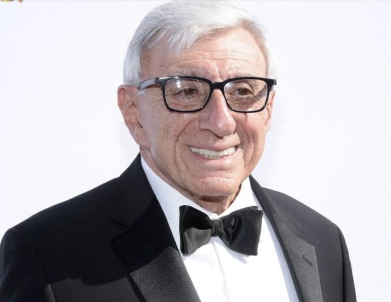 Jamie Farr, a.k.a the cross