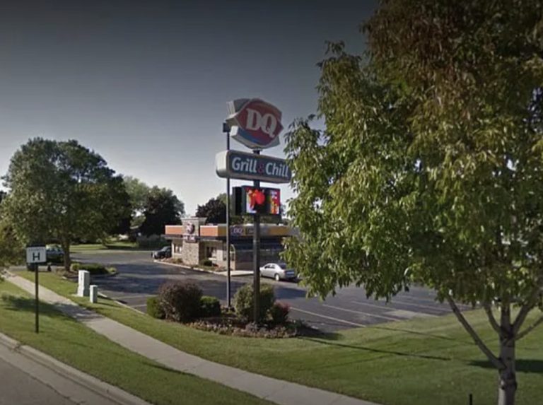 Wisconsin Dairy Queen Puts Up ‘Politically Incorrect’ Sign, Owner Stands By His Decisionv