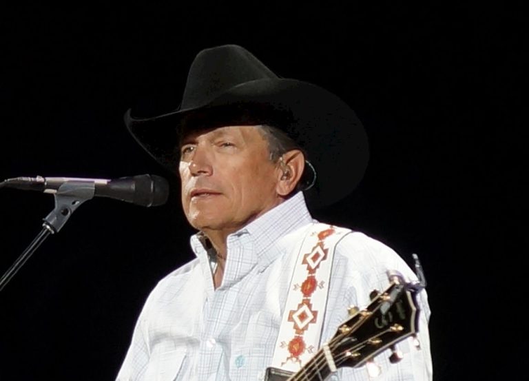 Sa,d ne.ws about George Strait