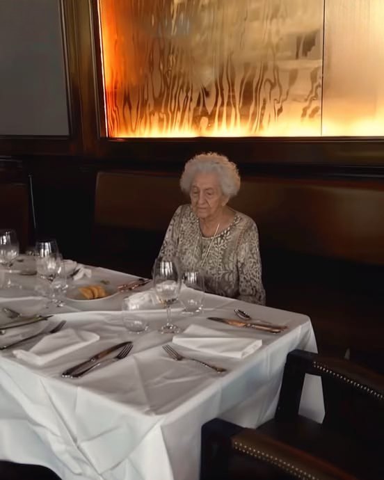 My Family Left Grandma Alone at a Restaurant to Ditch the Check—Too Bad They Messed with the Wrong Granddaughter