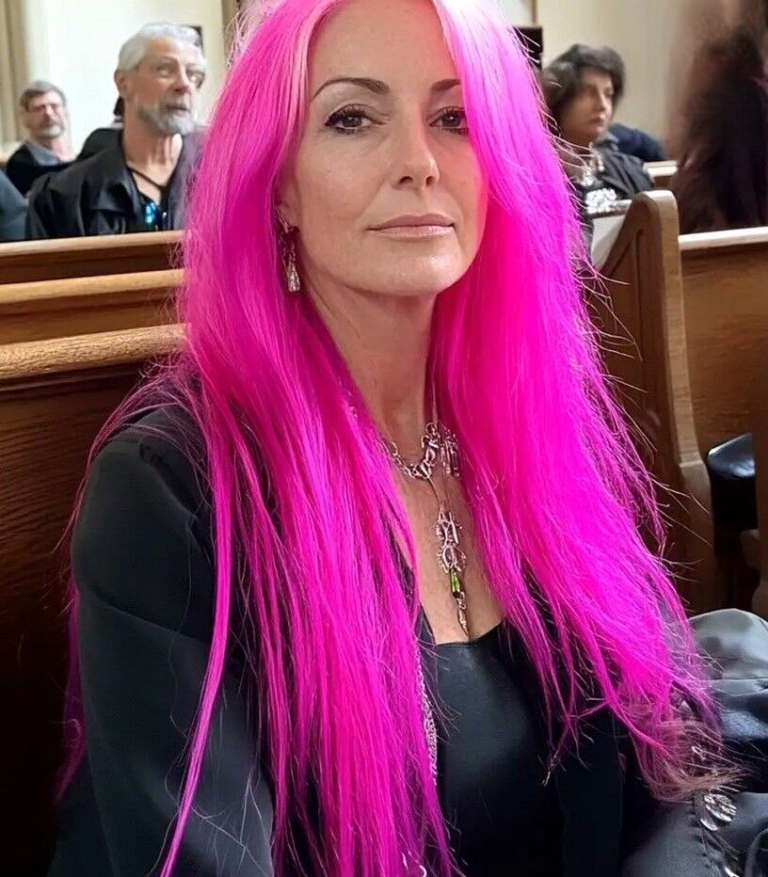 Is Bright Pink Hair in Church Disrespectful? I Can’t Seem to