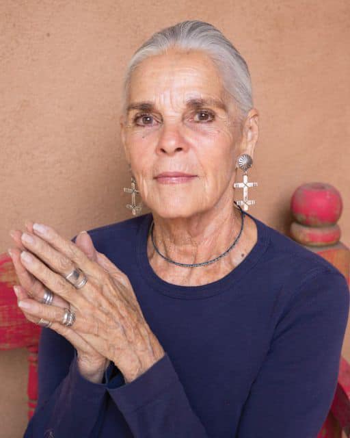 Hollywood star Ali MacGraw retired from acting & now lives in a tiny town where people