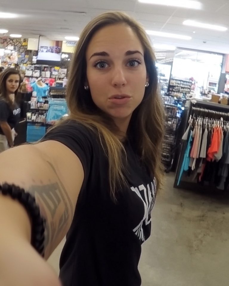 Store Owner’s Daughter Kicked Me Out for No Reason —